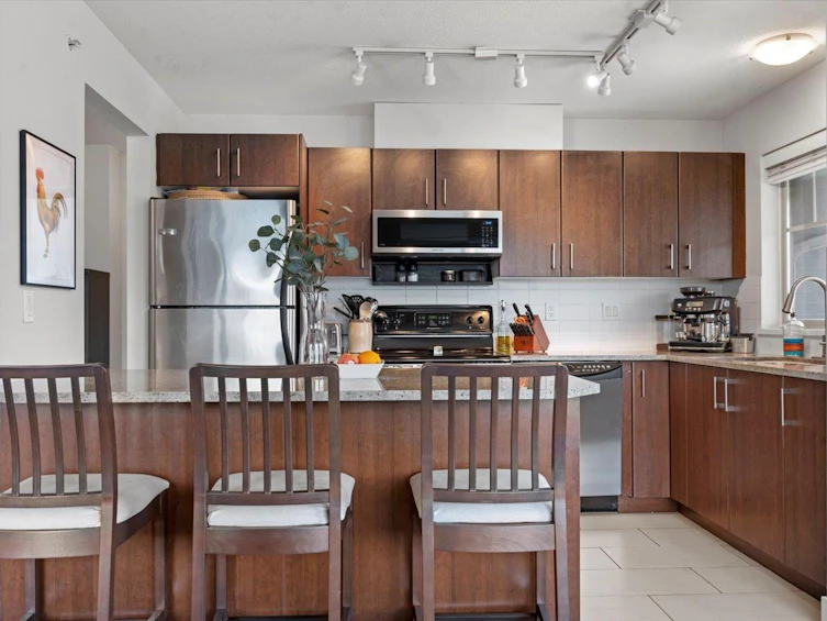 405-45555 Yale Road, Chilliwack, BC, V2P 0A9