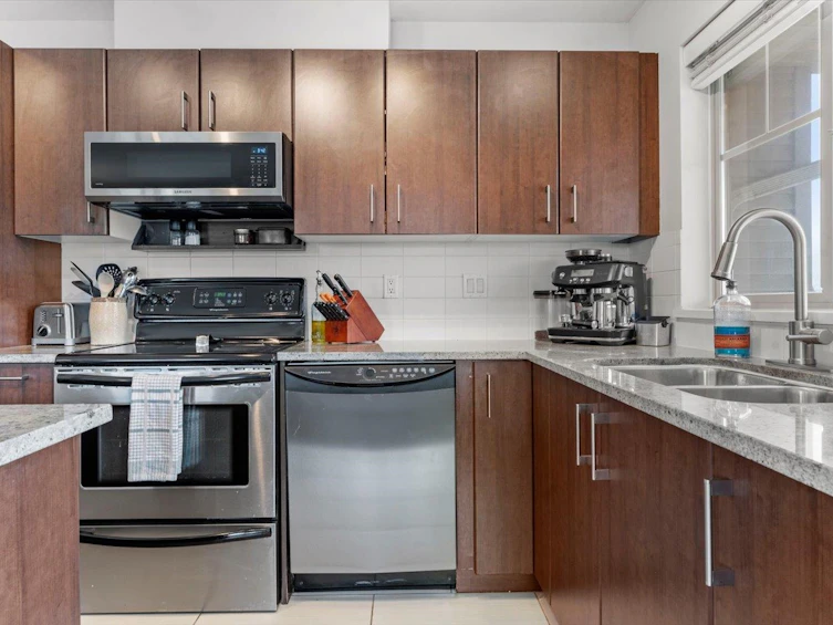 405-45555 Yale Road, Chilliwack, BC, V2P 0A9 - 2