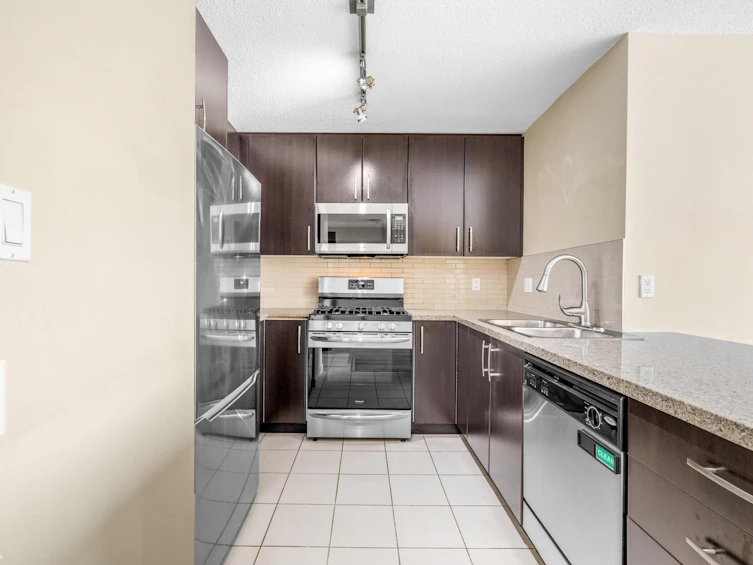 807-5068 Kwantlen Street, Richmond, BC, V6X 4K4 - 6