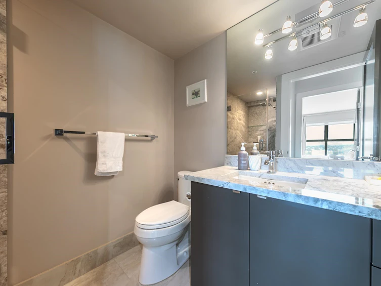 2402-1128 Quebec Street, Vancouver, BC, V6A 4E1 - 24
