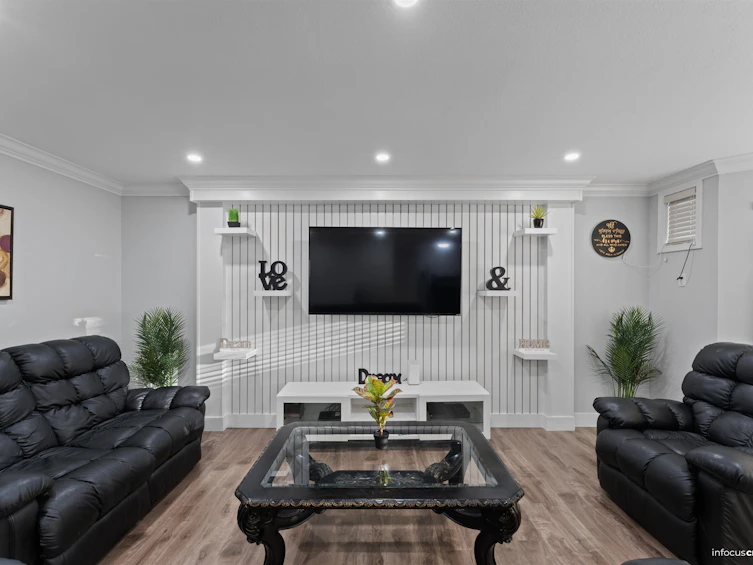 8828 146 Street, Surrey, BC, V3R 6R2 - 10
