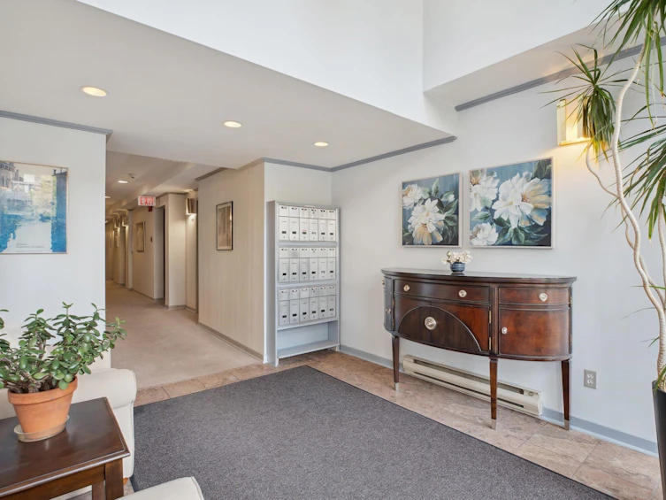 102-1535 Chesterfield Avenue, North Vancouver, BC, V7M 2N5 - 23