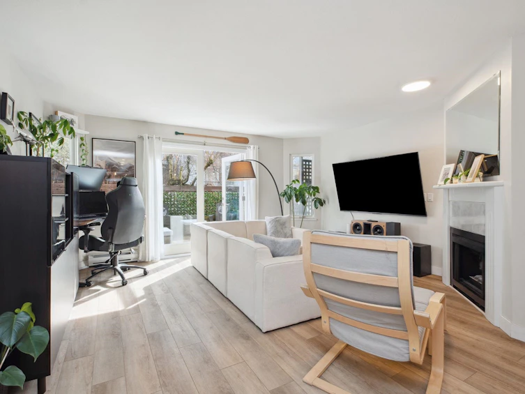 102-1535 Chesterfield Avenue, North Vancouver, BC, V7M 2N5 - 9