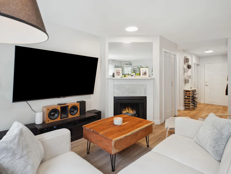 102-1535 Chesterfield Avenue, North Vancouver, BC, V7M 2N5 - 13