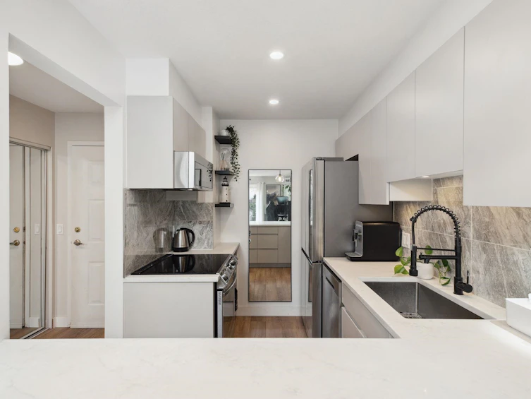102-1535 Chesterfield Avenue, North Vancouver, BC, V7M 2N5 - 7