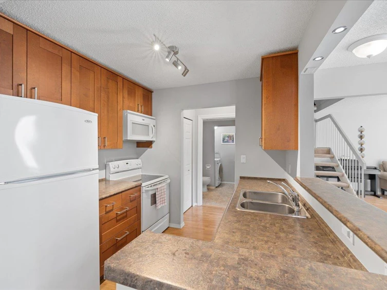 114-5421 10 Avenue, Delta, BC, V4M 3T9 - 3