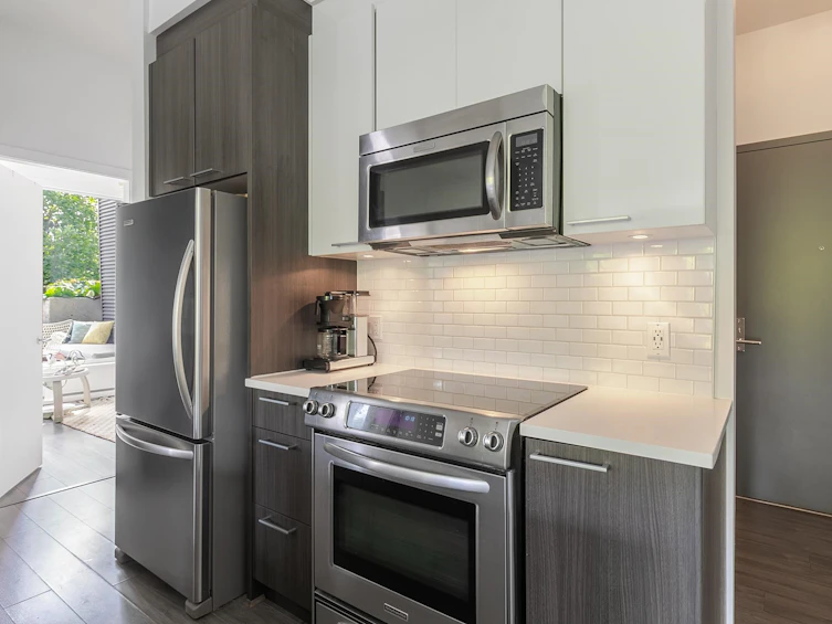 201-1201 W 16th Street, North Vancouver, BC, V7P 1R5 - 3
