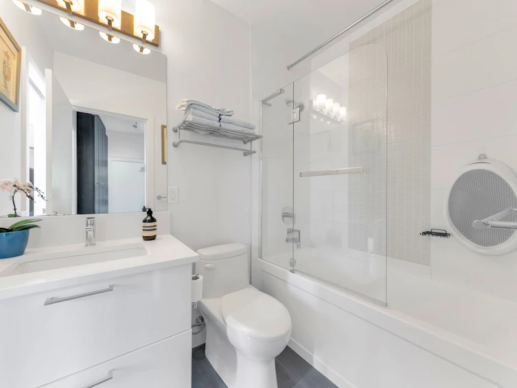201-1201 W 16th Street, North Vancouver, BC, V7P 1R5 - 37