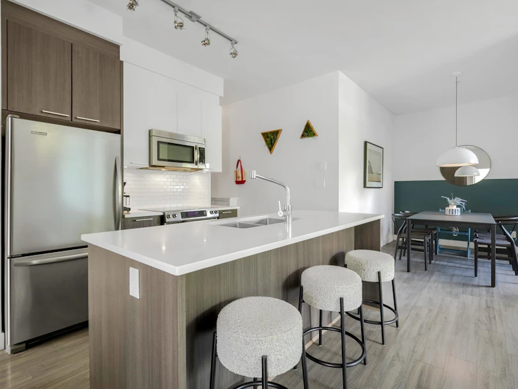 201-1201 W 16th Street, North Vancouver, BC, V7P 1R5 - 5