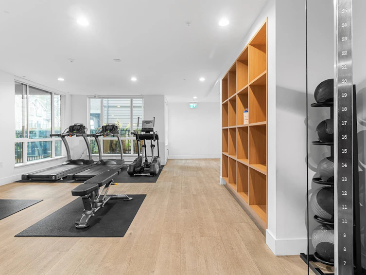 413-7579 16th Street, Burnaby, BC, V3N 0H7 - 16