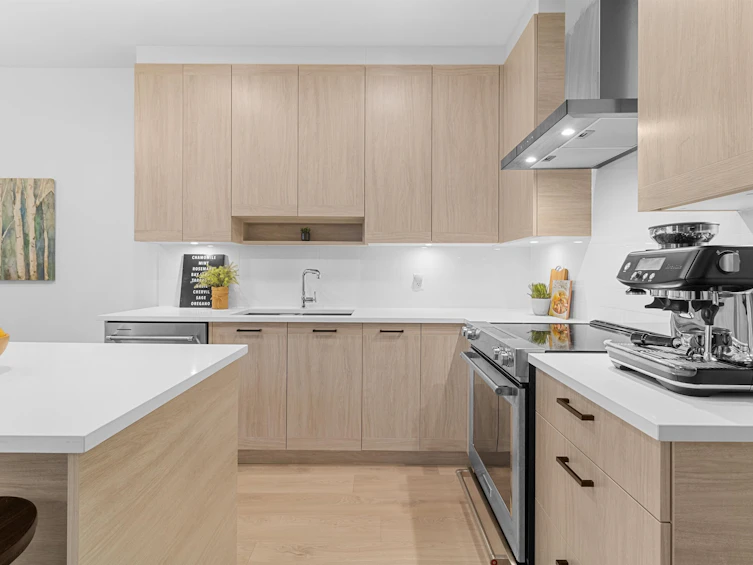 413-7579 16th Street, Burnaby, BC, V3N 0H7 - 7
