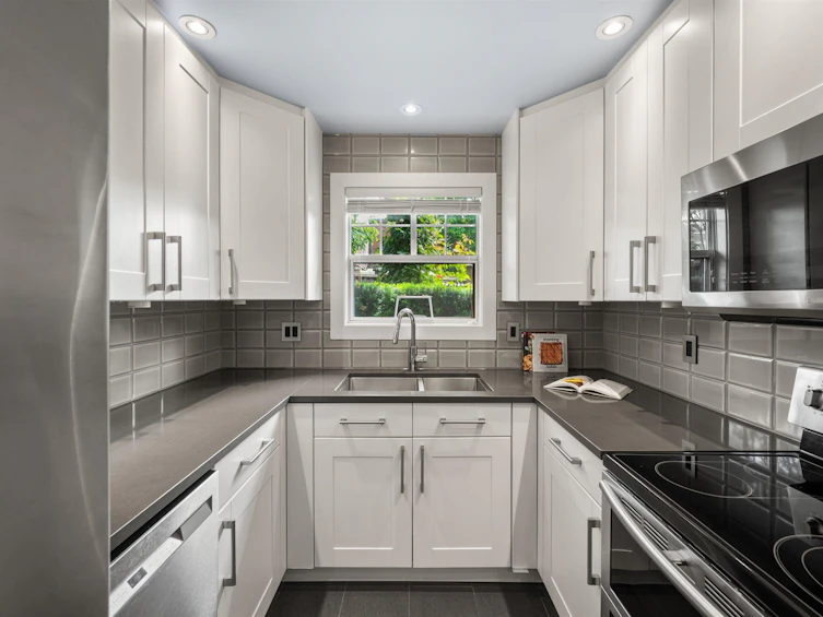 101-1989 W 1st Avenue, Vancouver, BC, V6J 1G7 - 14