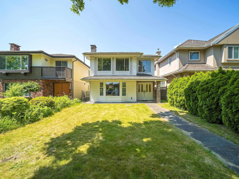 6207 Windsor Street, Vancouver BC V5W 3J2