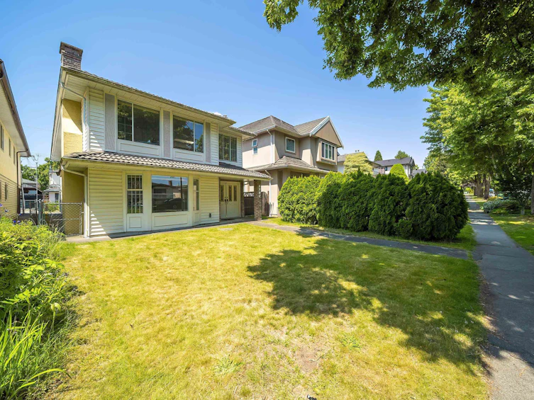 6207 Windsor Street, Vancouver, BC, V5W 3J2 - 3