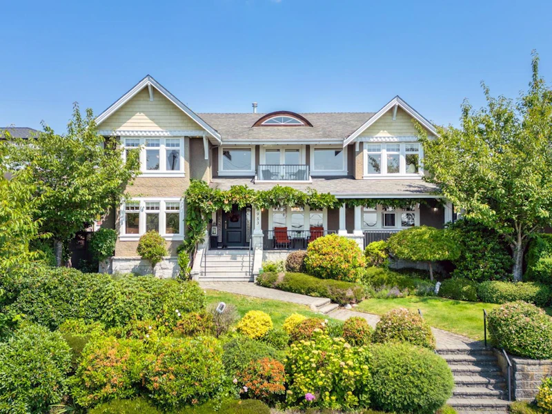 5953 Kitchener Street, Burnaby BC V5B 2J3