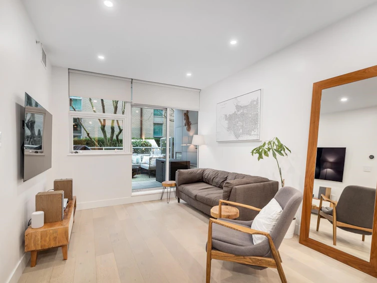 301-168 E Esplanade, North Vancouver, BC, V7L 4X8 - 7
