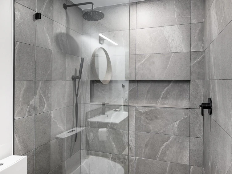 301-168 E Esplanade, North Vancouver, BC, V7L 4X8 - 19