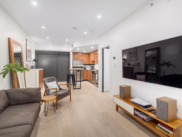 301-168 E Esplanade, North Vancouver, BC, V7L 4X8 - 14
