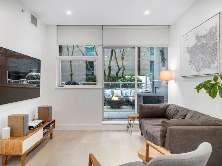 301-168 E Esplanade, North Vancouver, BC, V7L 4X8 - 9
