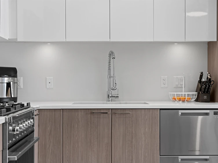 201-3420 St. Catherines Street, Vancouver, BC, V5V 3C4 - 7