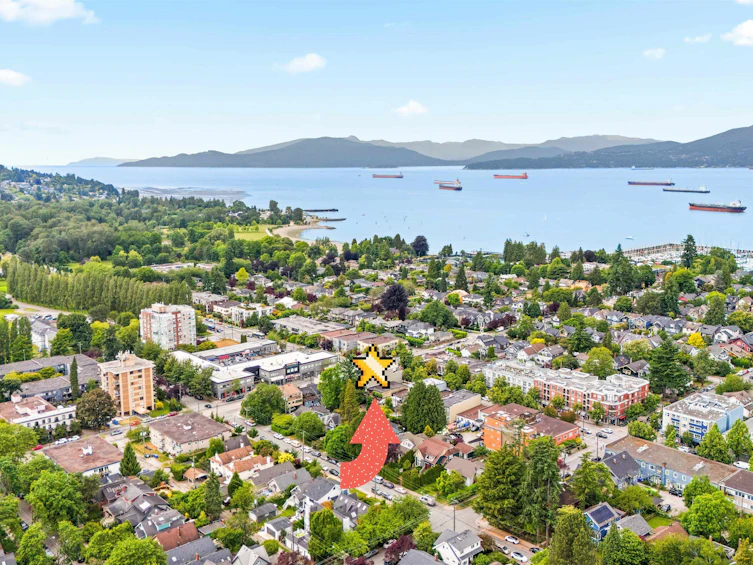 206-2020 Alma Street, Vancouver, BC, V6R 3P9 - 3