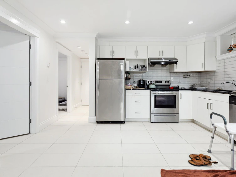 795 E 39th Avenue, Vancouver, BC, V5W 1K5 - 26
