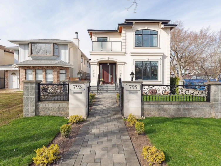795 E 39th Avenue, Vancouver, BC, V5W 1K5 - 2