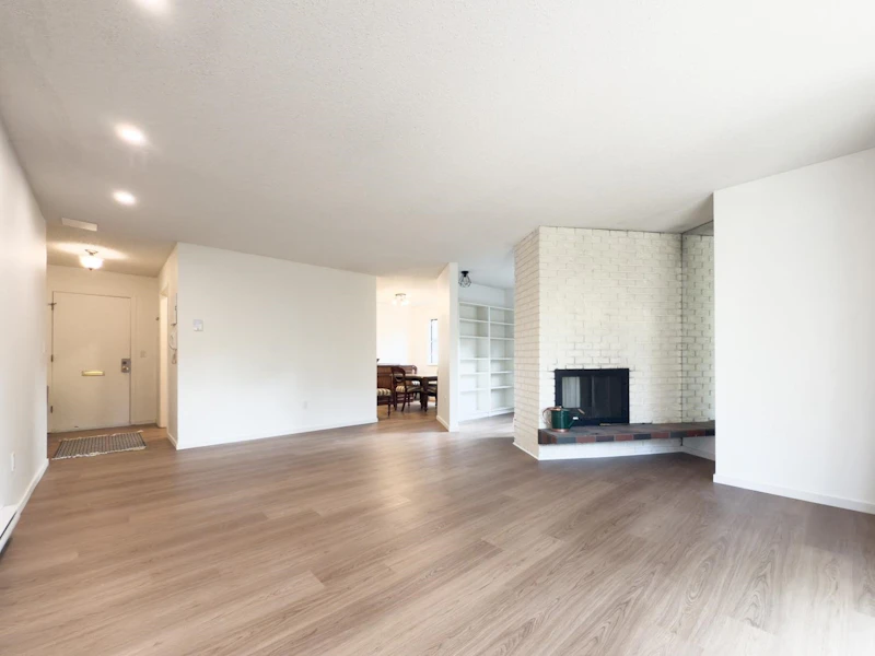 101 - 1130 W 13th Avenue, Vancouver BC V6H 1N3