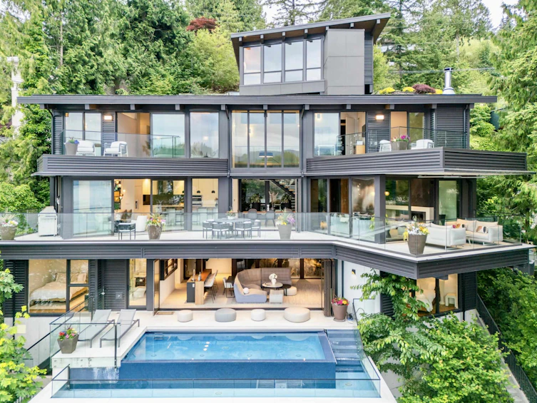 1840 Naomi Place, North Vancouver, BC, V7G 1Y1