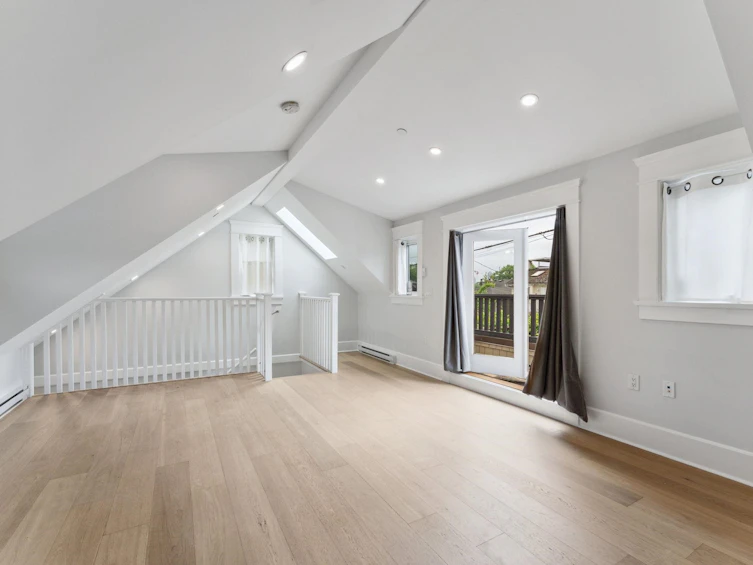2846 Trinity Street, Vancouver, BC, V5K 1E9 - 28