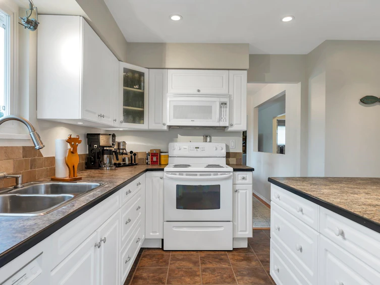 15367 20a Avenue, Surrey, BC, V4A 5G3 - 7