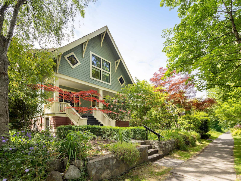 352 W 21st Avenue, Vancouver BC V5Y 2E5