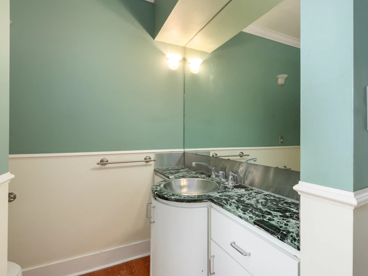 352 W 21st Avenue, Vancouver, BC, V5Y 2E5 - 30