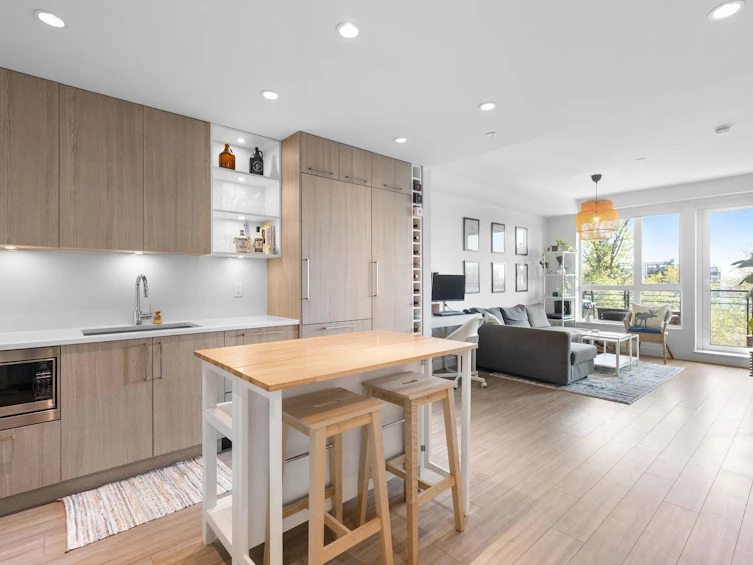 309-747 E 3rd Street, North Vancouver, BC, V7L 1G8 - 2