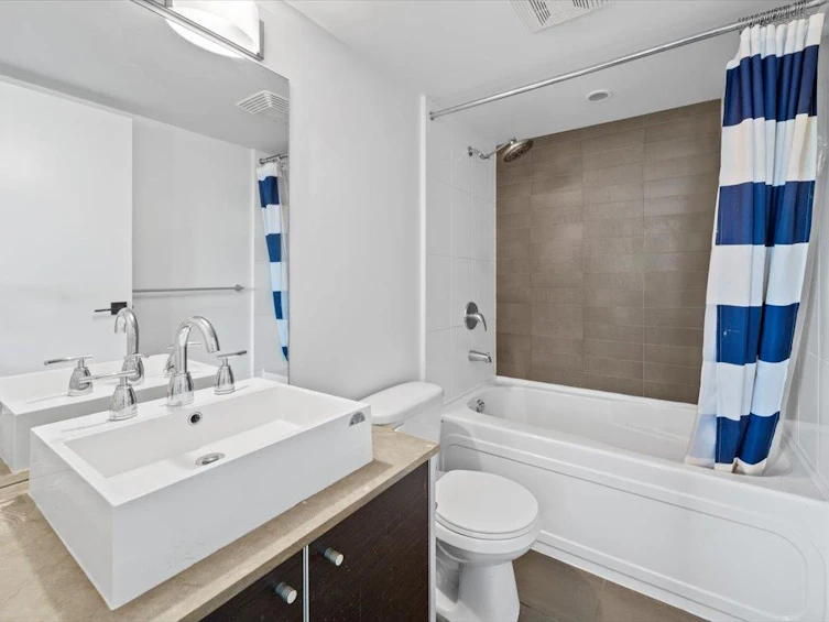 204-13688 100 Avenue, Surrey, BC, V3T 0G5 - 13