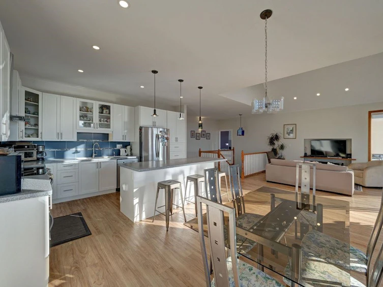 5996 Cowrie Street, Sechelt, BC, V7Z 0V1 - 19