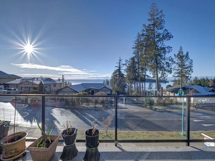5996 Cowrie Street, Sechelt, BC, V7Z 0V1