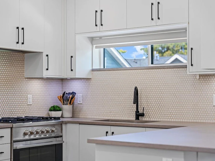 1313 E 20th Avenue, Vancouver, BC, V5V 1P4 - 5