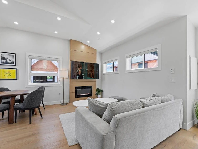 1313 E 20th Avenue, Vancouver, BC, V5V 1P4 - 18