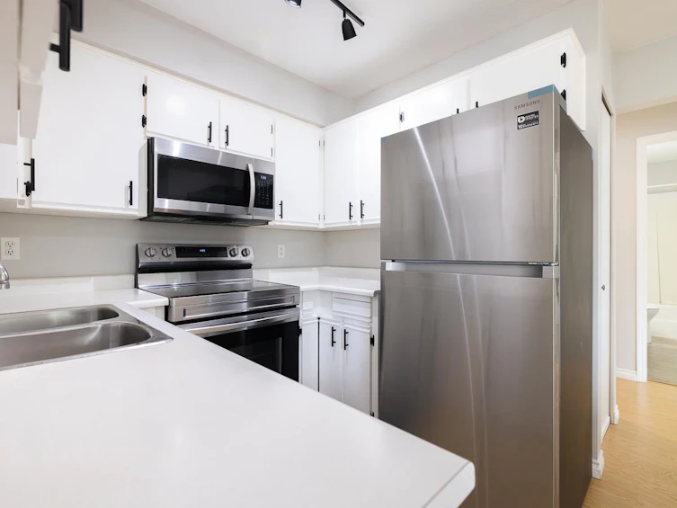 306-450 Bromley Street, Coquitlam, BC, V3K 6S5 - 10