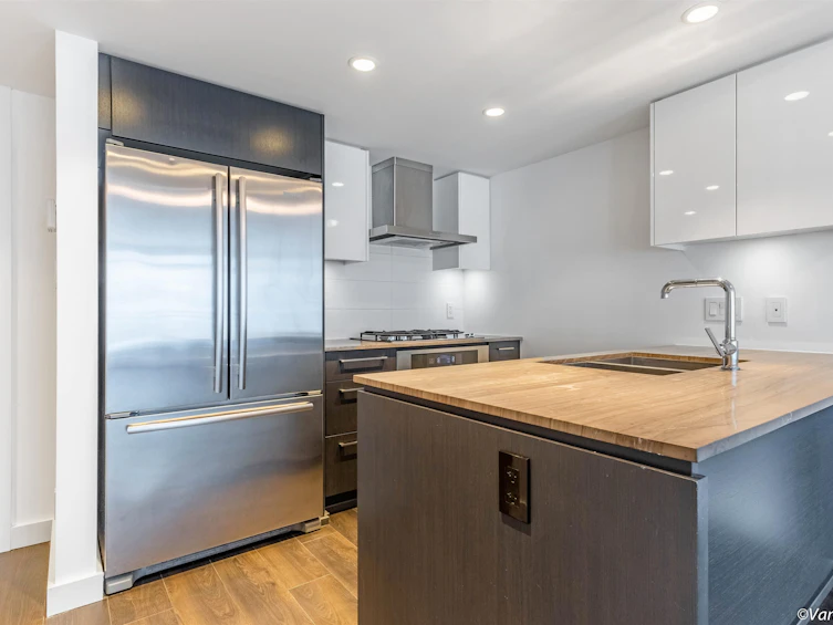 816-1618 Quebec Street, Vancouver, BC, V6A 0C5