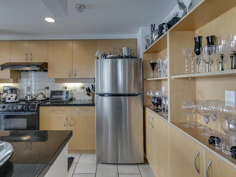 802-1199 Marinaside Crescent, Vancouver, BC, V6Z 2Y2 - 8