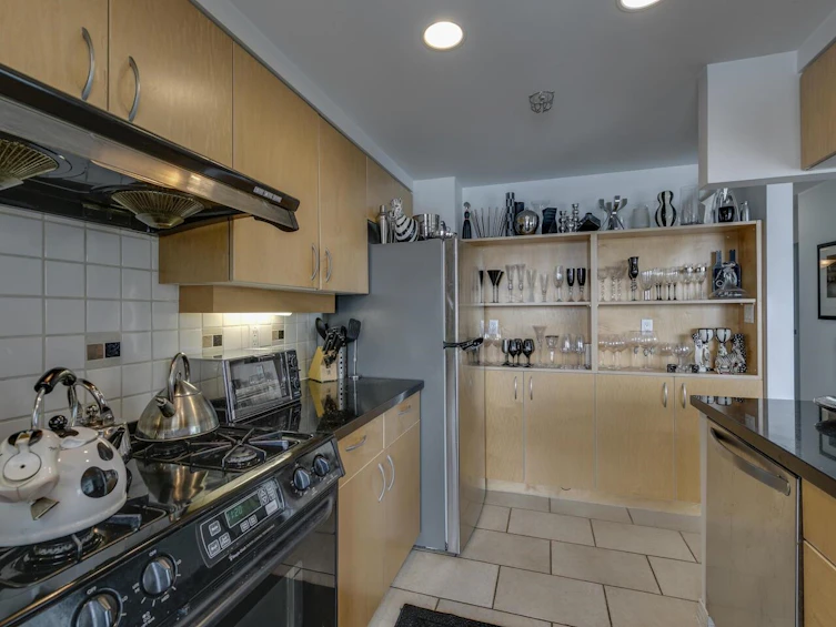 802-1199 Marinaside Crescent, Vancouver, BC, V6Z 2Y2 - 9