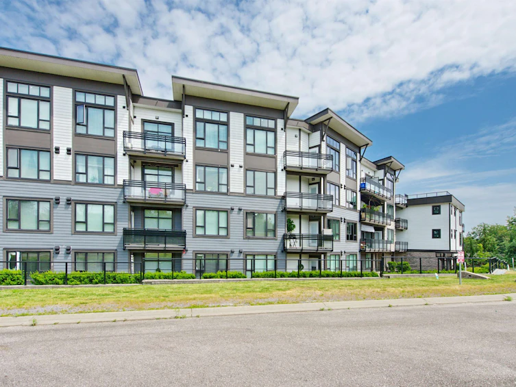 309-9983 E Barnston Drive, Surrey, BC, V4N 6T3