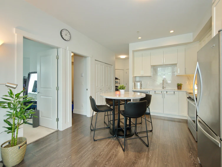 309-9983 E Barnston Drive, Surrey, BC, V4N 6T3 - 9