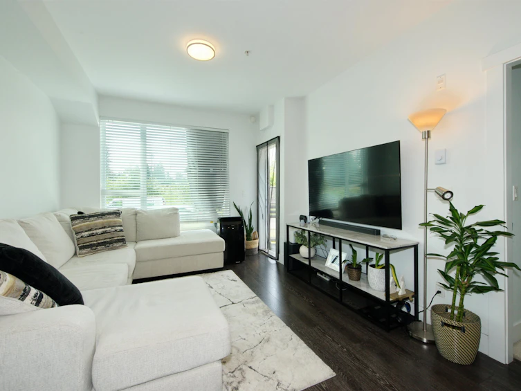 309-9983 E Barnston Drive, Surrey, BC, V4N 6T3 - 2