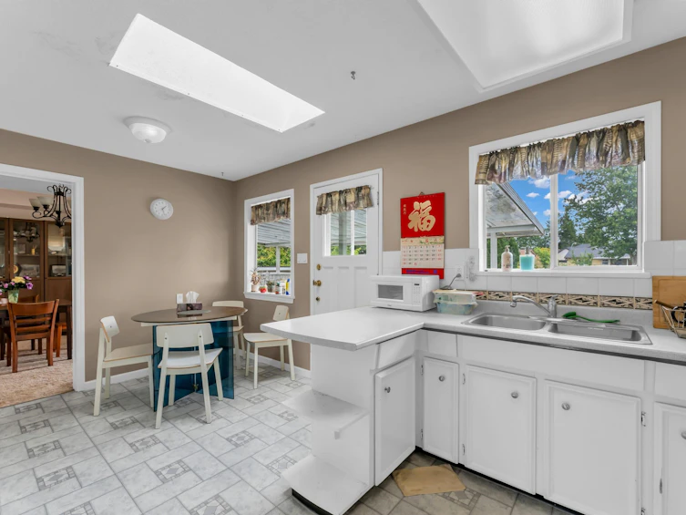 8475 Hall Place, Delta, BC, V4C 6A1 - 14