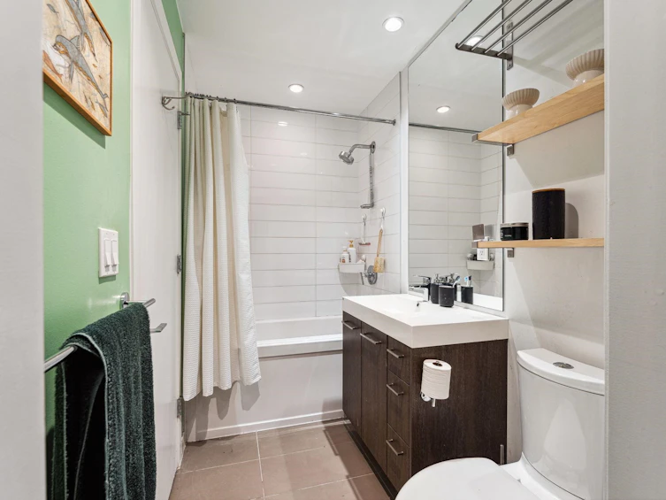 002-9060 University Crescent, Burnaby, BC, V5A 0E1 - 11