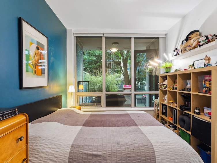 002-9060 University Crescent, Burnaby, BC, V5A 0E1 - 9