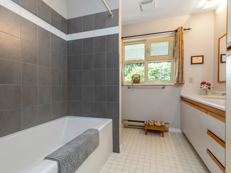 33470 Ihles Avenue, Mission, BC, V2V 6Y1 - 18
